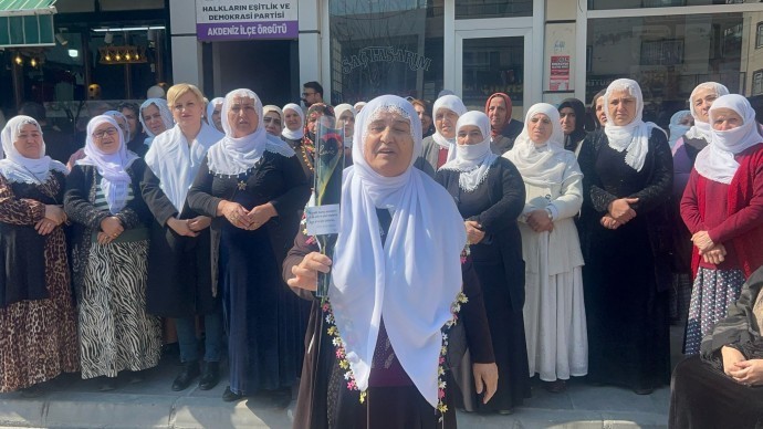 Barış Anneleri'nden asker annelerine çağrı: 'Artık tabut kucaklamayalım' - Resim : 1