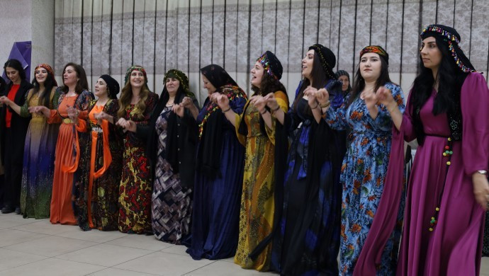 Meydanlarda 'Jin jiyan azadî' sloganları - Resim : 2