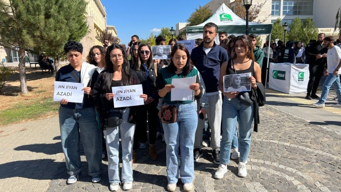 Rojin Kabaiş’in ölümünün birinci yıl dönümü... Diyarbakır, Van ve Dersim'de yürüyüş düzenlendi - Resim : 1