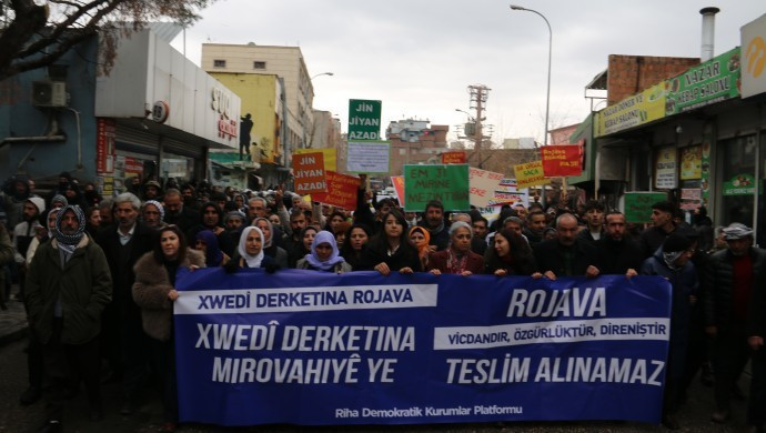 Beş kentte Rojava i&ccedil;in y&uuml;r&uuml;y&uuml;şler yapıldı - Resim : 1
