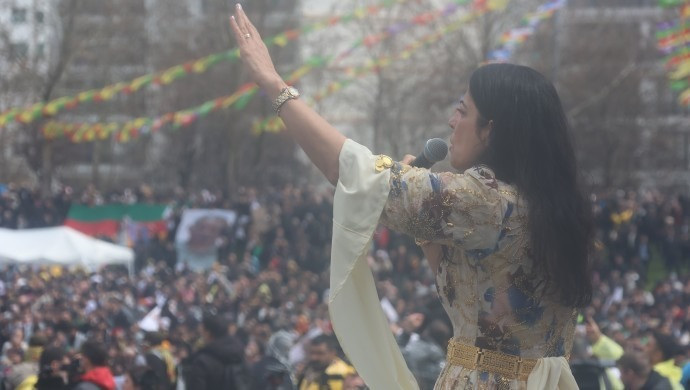 Diyarbakır'da Newroz ateşi yakıldı - Resim : 3
