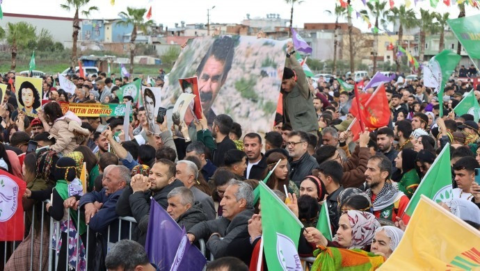 Bir&ccedil;ok merkezde Newroz kutlandı: Onurlu barışı inşa edeceğiz - Resim : 7