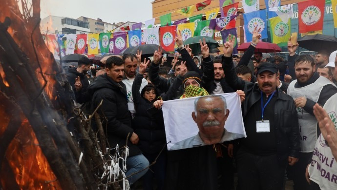 Bir&ccedil;ok merkezde Newroz kutlandı: Onurlu barışı inşa edeceğiz - Resim : 6