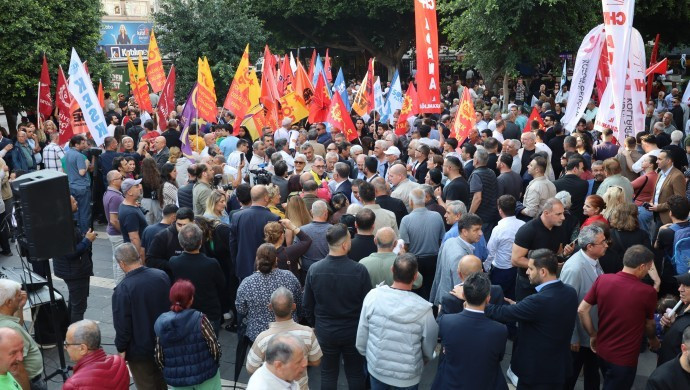 CHP’ye 'mutlak butlan' kararına birçok kentte protesto - Resim : 2