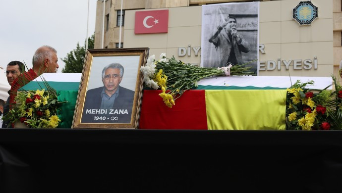 Mehdi Zana son yolculuğuna uğurlandı: 'Diyarbakır seni unutmayacak' - Resim : 2