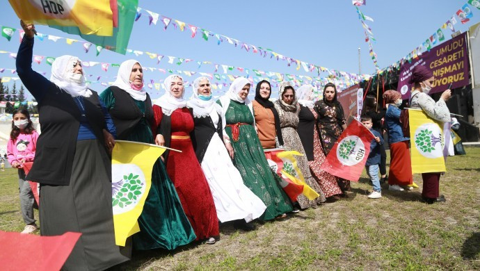 Yüzbinler il il Newroz'u kutladı - Resim : 1