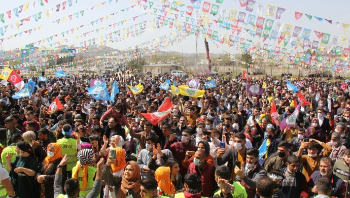Yüzbinler il il Newroz'u kutladı - Resim : 6