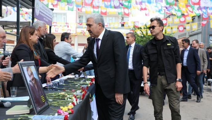 Sırrı Süreyya Önder için kurulan taziye ikinci gününde - Resim : 1