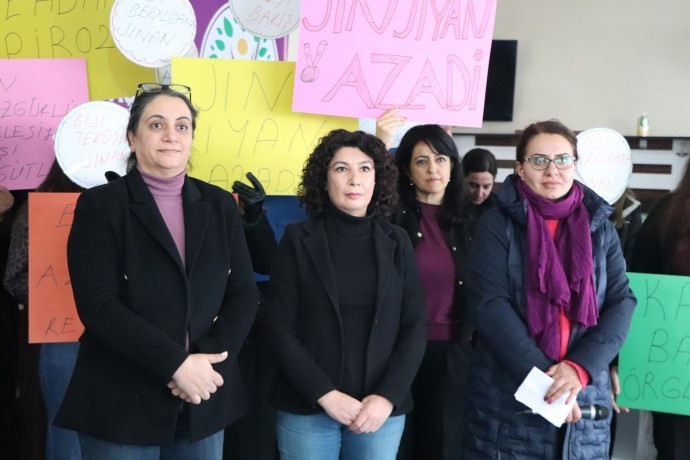 Kars ve Şırnak'ta 8 Mart etkinliği: Kayyım kadın iradesine saldırıdır - Resim : 1