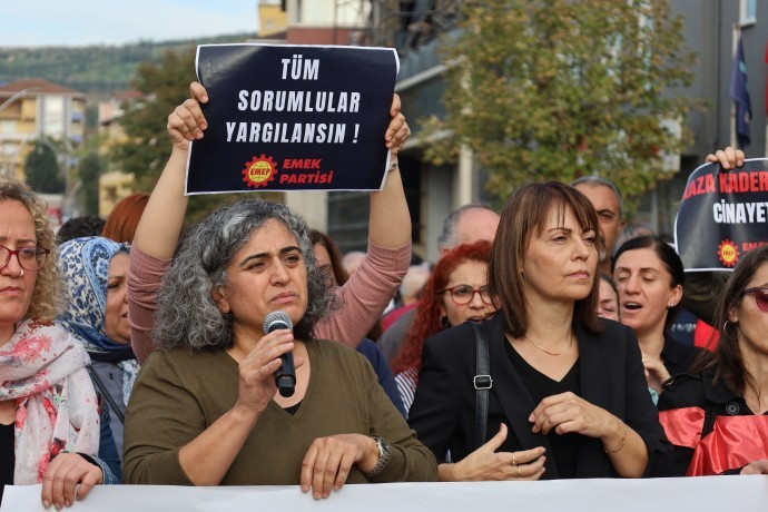 Dilovası'nda 6 kişinin öldüğü yangın: Belediye kaçak binayı yıkım kararı vermiş ancak yıkmamış - Resim : 1