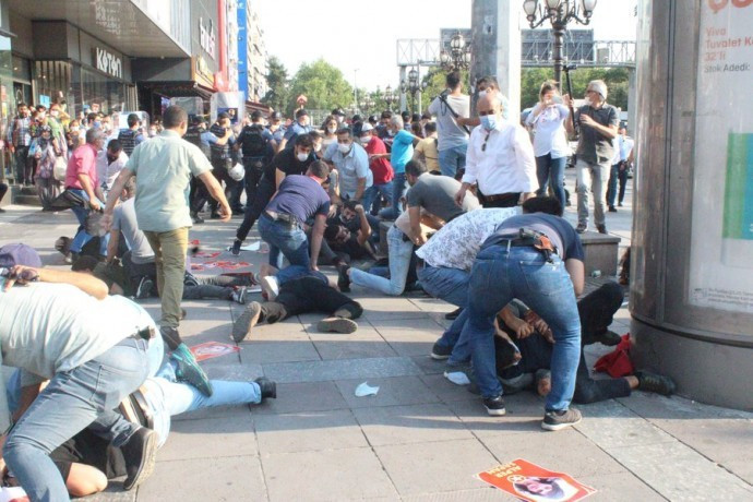 Suruç anmasında konuşan Buldan: Hayallerini gerçekleştirmek boynumuzun borcudur - Resim : 2