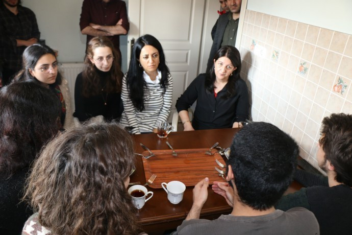 HDP Eş Genel Başkanı Buldan, Boğaziçili öğrencileri ziyaret etti - Resim : 1
