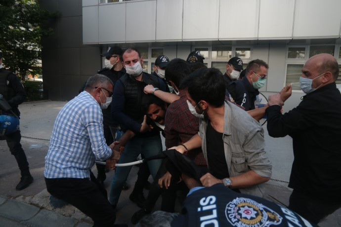 Ankara'da Soma anmasına müdahale: Çok sayıda gözaltı - Resim : 2