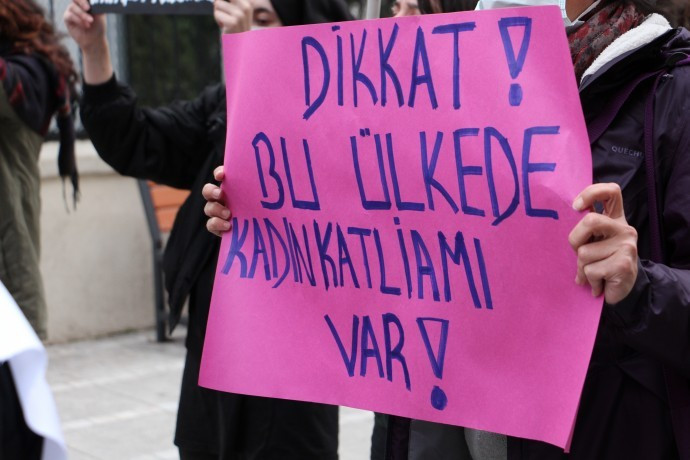 Kadına karşı şiddetin sembolü Özgecan Aslan, İstanbul ve Mersin'de anıldı - Resim : 2