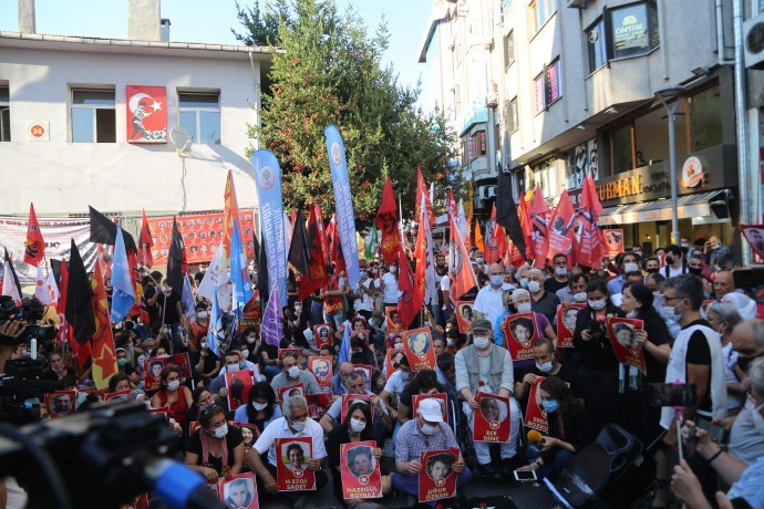 Suruç anmasında konuşan Buldan: Hayallerini gerçekleştirmek boynumuzun borcudur - Resim : 1
