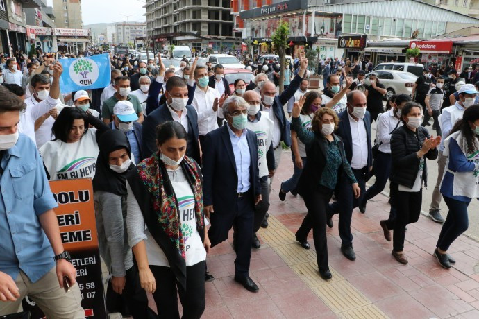 'Bu adaletsiz düzeni, savaş düzenini, hep birlikte değiştirelim' - Resim : 1