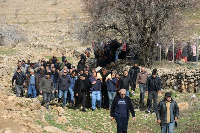 28 yıllık tutuklu Nurcan Bakır doğduğu köyde defnedildi - Resim : 1