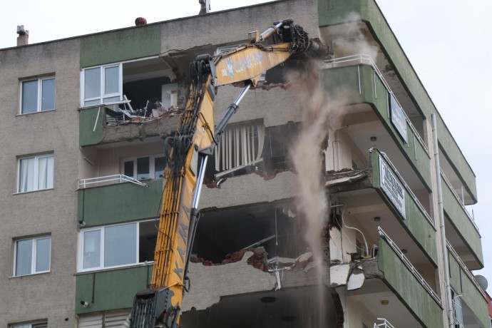 Depremzedeler konut kredilerinin ertelenmesini istiyor - Resim : 1