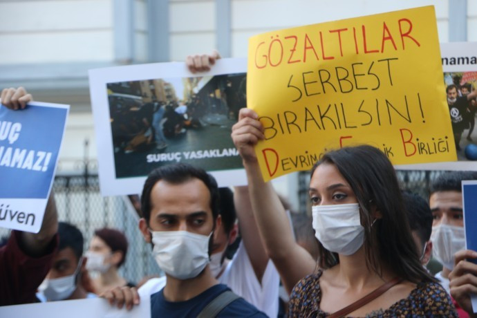 İstanbul’da işkenceli gözaltılar protesto edildi - Resim : 1