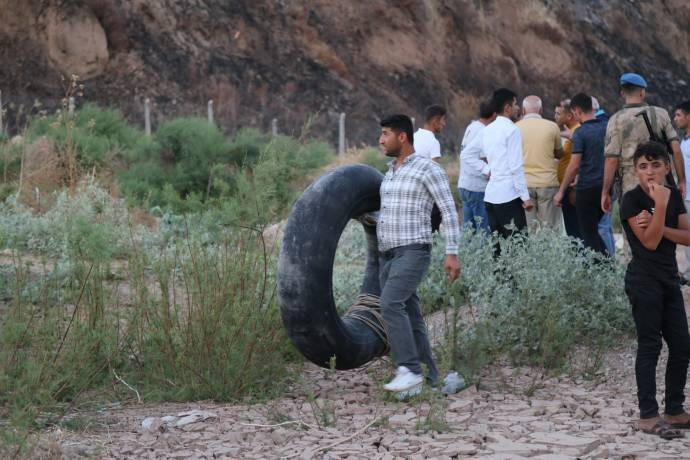 İki işçi nehirde kayboldu - Resim : 2