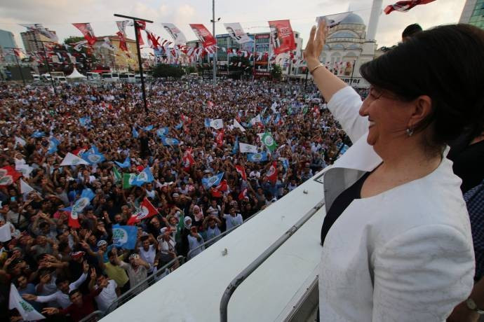 'Kürtler bırakın oyu, size günahını bile vermez' - Resim : 1