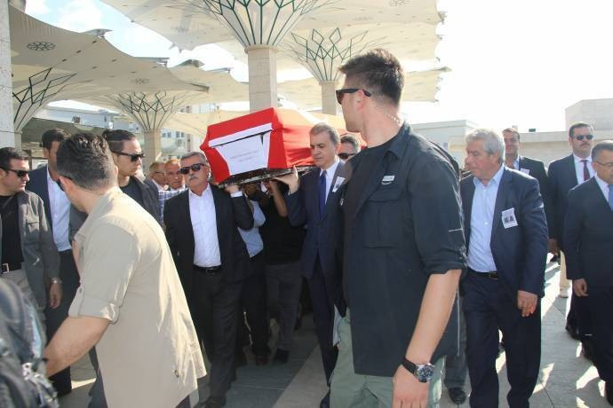 Dengir Mir Mehmet Fırat son yolculuğuna uğurlandı - Resim : 1