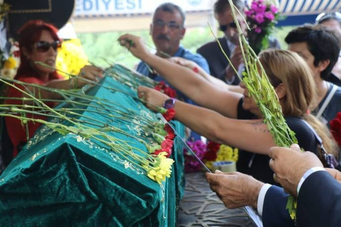 Cumartesi Annesi Elmas Eren uğurlanıyor - Resim : 2