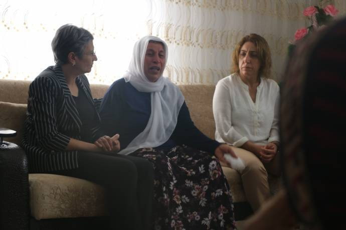 Leyla Güven Şenyaşar ailesini ziyaret etti: Söz veriyoruz, elimizden ne gelirse yapacağız - Resim : 1