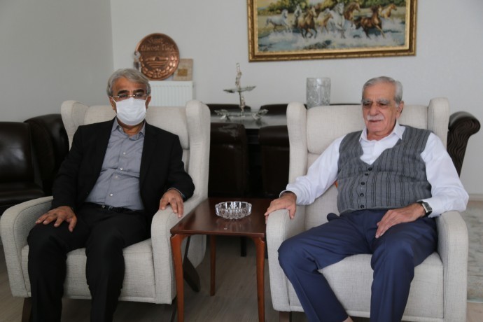 Mithat Sancar, Ahmet Türk ve Hamit Kılınçaslan'ın ailesine taziye ziyaretinde bulundu - Resim : 1