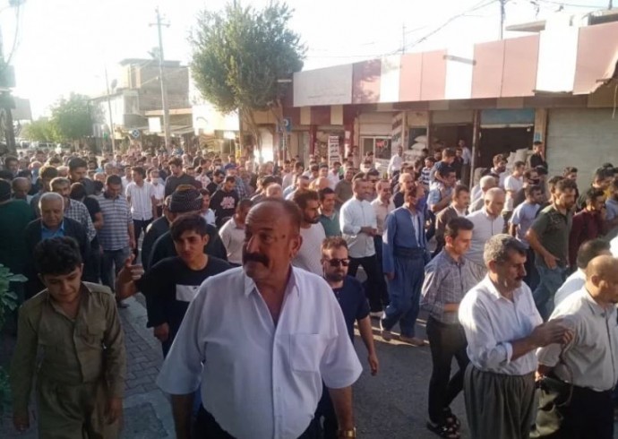 Kürdistan Bölgesel Yönetimi'nde protestocular hükümetin istifasını istedi - Resim : 1