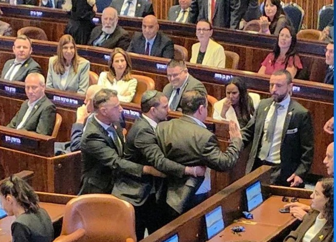 ABD Başkanı Trump İsrail Parlamentosu'nda protesto edildi - Resim : 6
