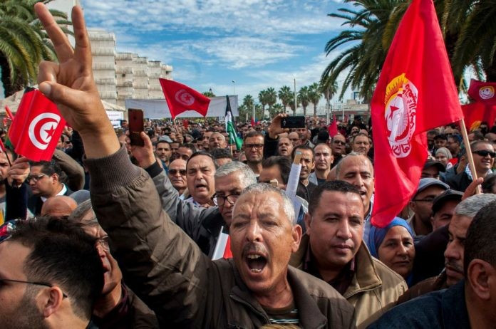 IMF reçetesi Tunus'u sokağa döktü - Resim : 2