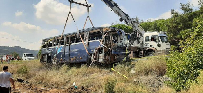 Çanakkale'de tur otobüsü devrildi: 1 ölü, 54 yaralı - Resim : 2