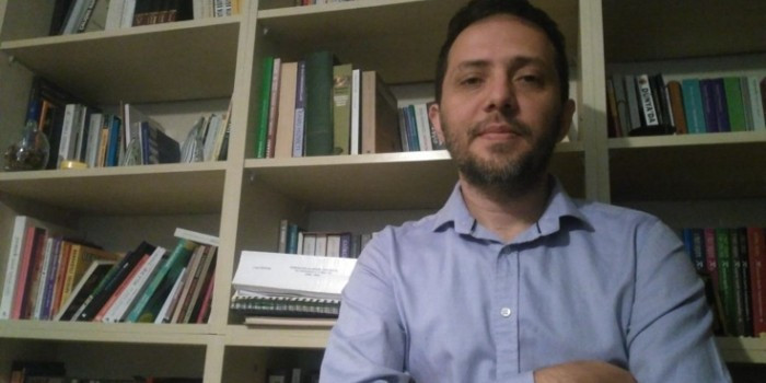 İhraç edildiği üniversiteye öğrenci olarak döndü - Resim : 1