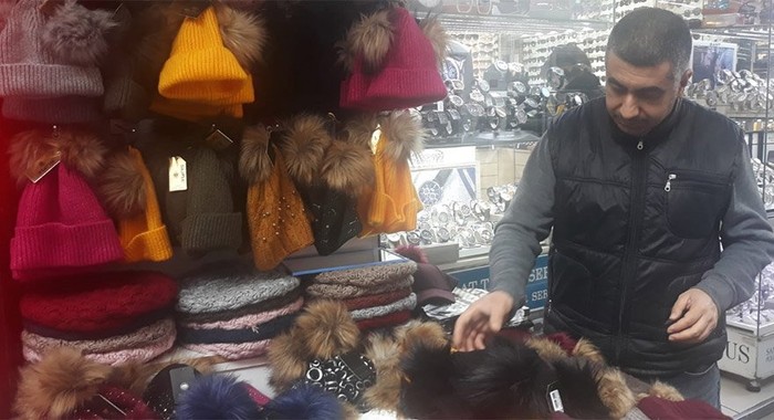 Soğuklar gelmeyince atkı ve bere satışları düştü: Bizi bu güzel havalar mahvetti - Resim : 2