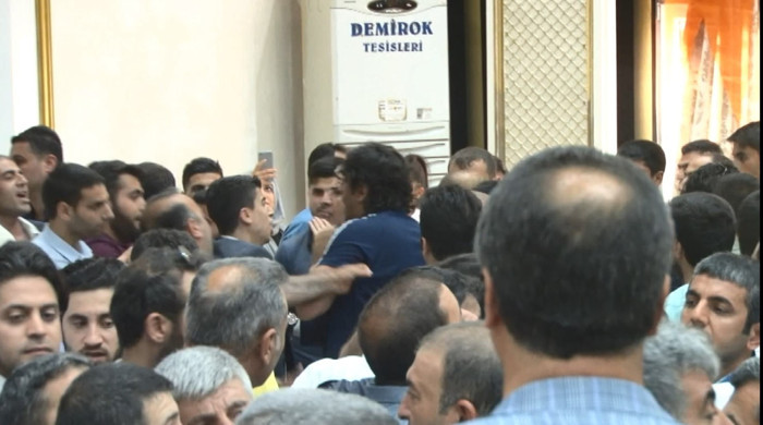 AKP aday tanıtım toplantısında slogan kavgası - Resim : 1