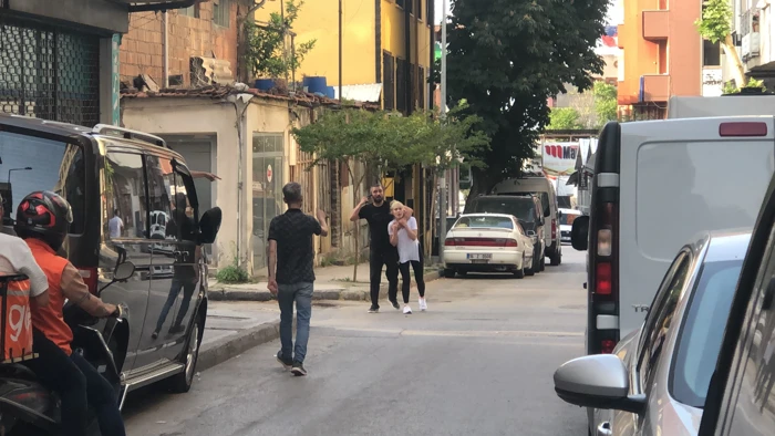 Kız arkadaşını silahla rehin almıştı: Polisin vurduğu şüpheli hayatını kaybetti - Resim : 1