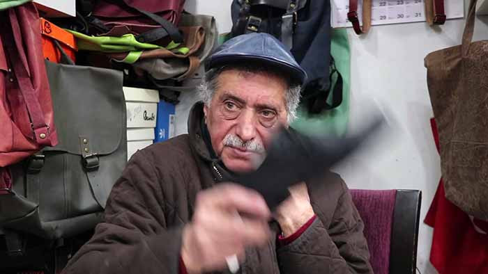Beyoğlu’nun 45 yıllık ayakkabı ustası kepenk kapattı: Bu ülkede aç kaldım - Resim : 1