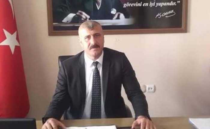 Emniyet Müdür Vekili, 'borcunu ödemediği' gerekçesiyle gazetecinin boğazını sıktı - Resim : 1
