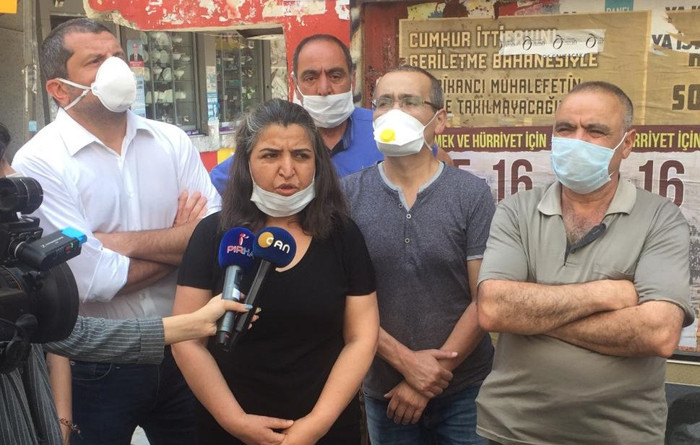 Berkin vurulduğu sokakta anıldı: 7 yıldır onun özlemiyle yaşıyorum - Resim : 1