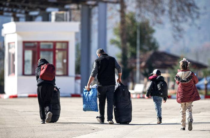 Türkiye'deki Suriyeliler için 'sınırdan geçiş kolaylığı' genelgesi - Resim: 8