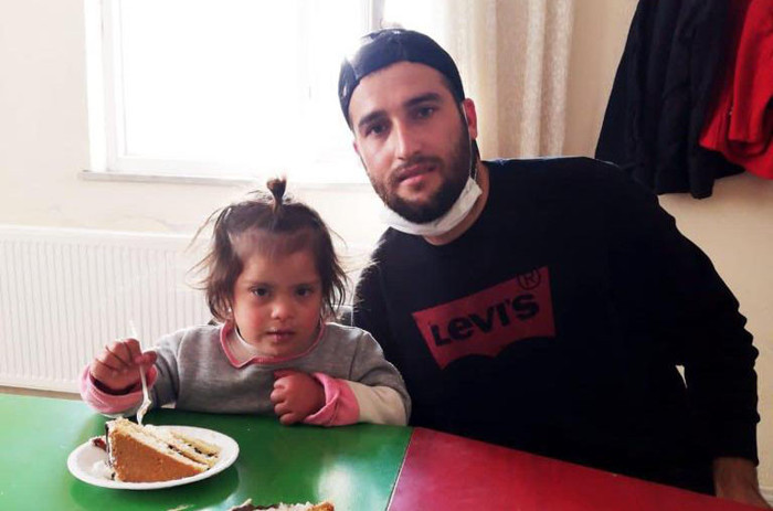 Pasta yemeyen çocuk kalmaması için köy köy dolaşıyor - Resim : 1