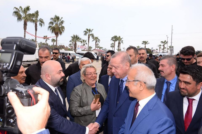 AKP’li isim koronavirüs ve genelge dinlemedi: Mekanı tam mesai açık - Resim : 1