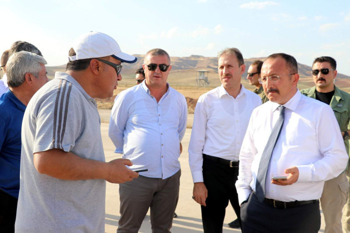 Vali, işi uzatan taşeronu telefonda azarladı - Resim : 1