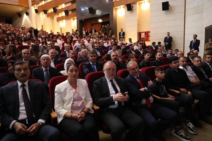 Selahattin Demirtaş’a Ahmed Vakfı tarafından onur ödülü verildi - Resim : 1