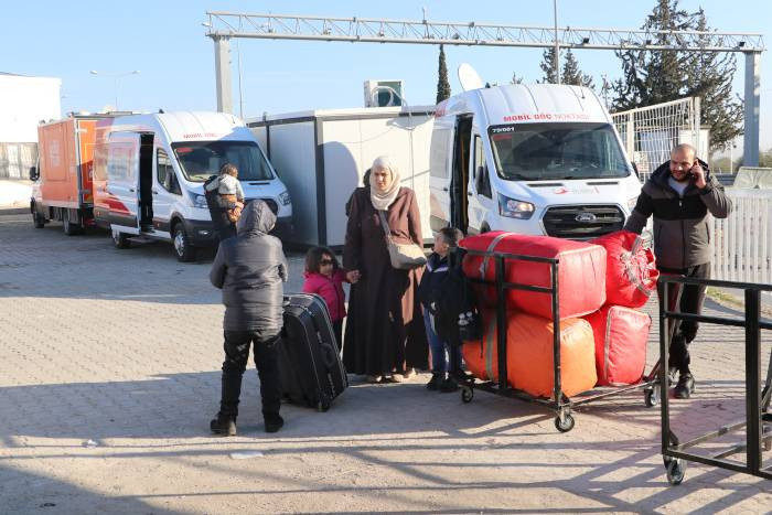 Türkiye'deki Suriyeliler için 'sınırdan geçiş kolaylığı' genelgesi - Resim: 4