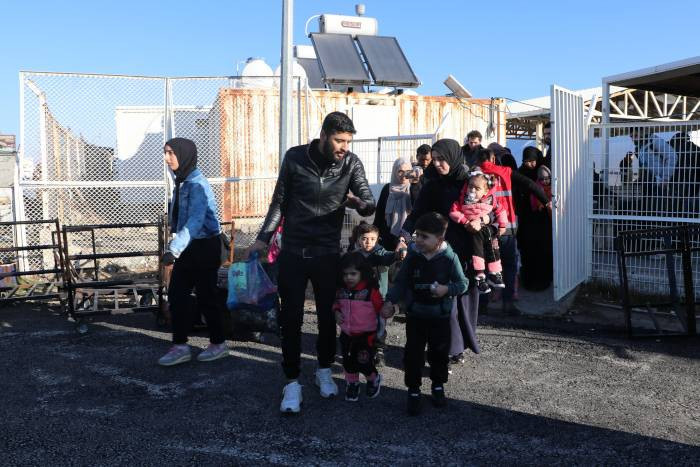 Türkiye'deki Suriyeliler için 'sınırdan geçiş kolaylığı' genelgesi - Resim: 1