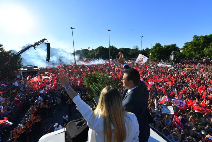 'Kişilere değil, partilere değil İstanbul'a hizmet etmeye geliyoruz' - Resim : 2