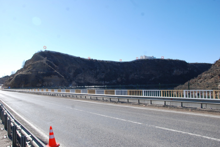 Beş kamera o köprüyü görüyor - Resim : 2