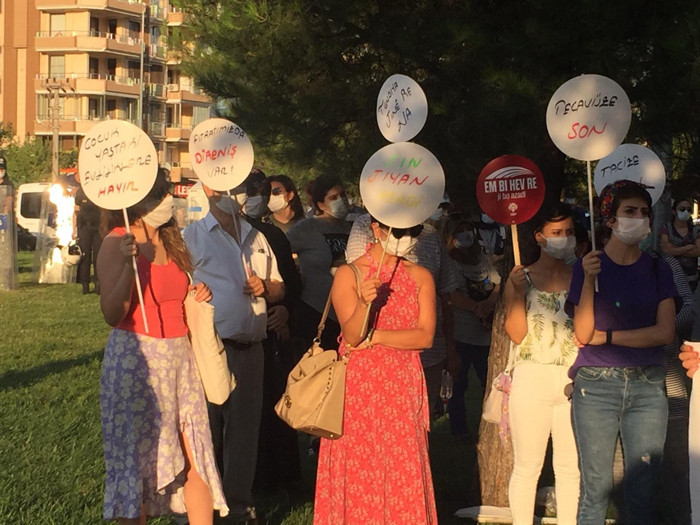 Diyarbakır'da Pınar Gültekin cinayeti protesto edildi: Erkek şiddetinin münferit olmadığını biliyoruz - Resim : 1